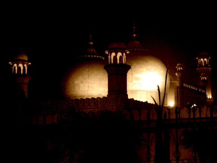 Domes of Badshahi Mosque at night